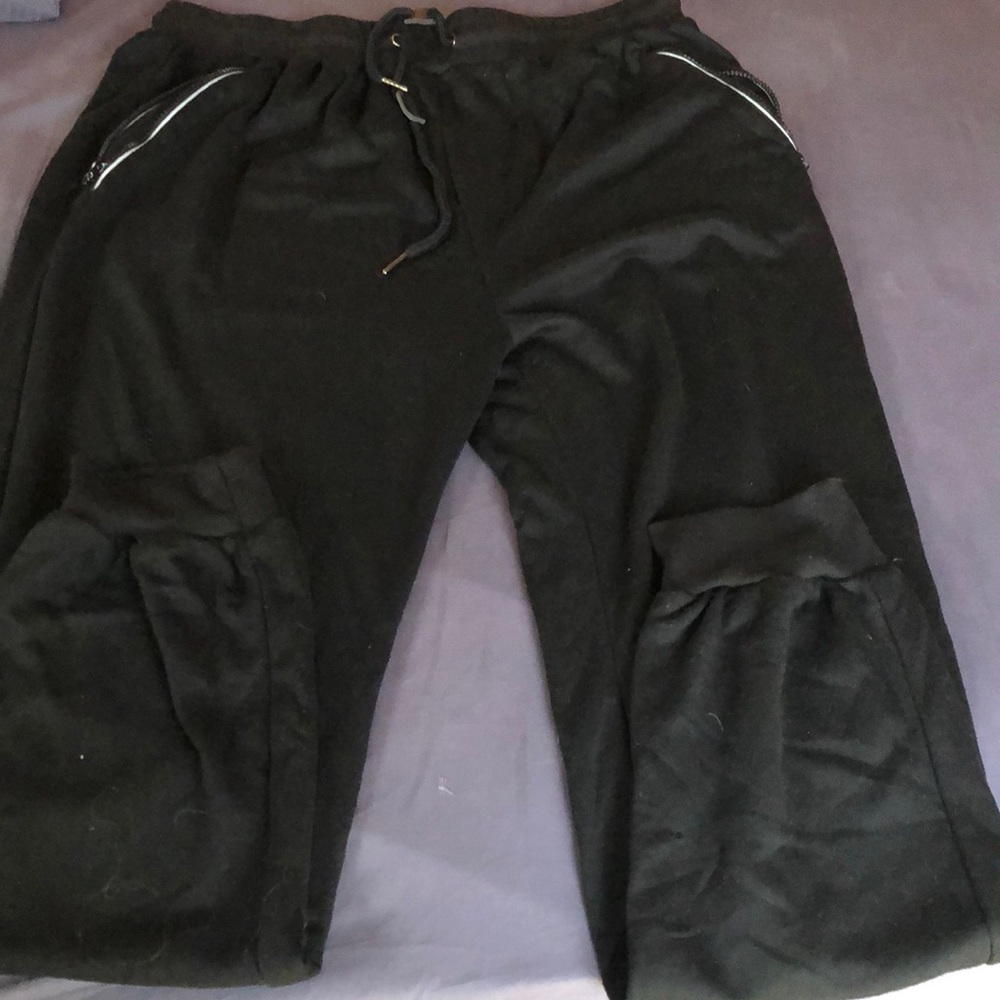 Soft Black Sweatpants With Zipper Pockets